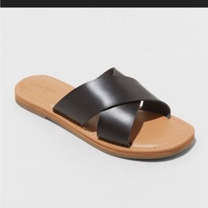 NWOT black sandals